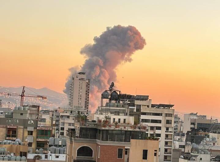 حملات هوایی جنگندههای رژیم صهیونیستی به بیروت/ ادعای رسانه های عبری زبان درباره حمله به مقر اصلی حزب الله/ آماده باش سراسری در سرزمین های اشغالی/ بیش از ۳۰ حمله هوایی رژیم صهیونیستی به ضاحیه + عکس و فیلم