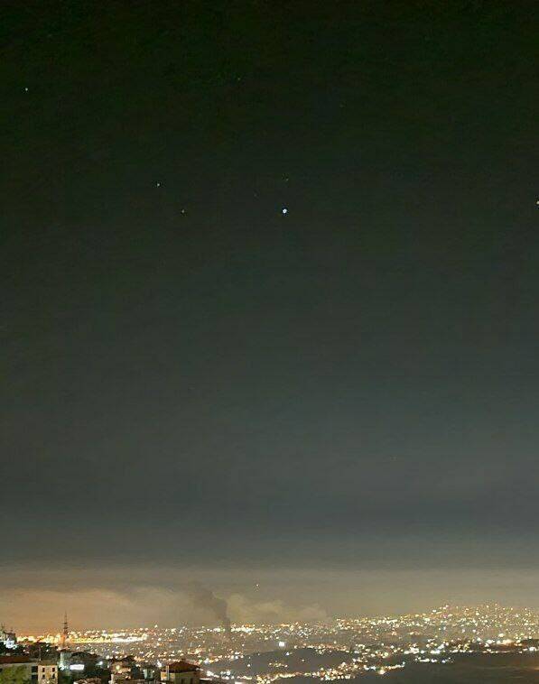 حملات هوایی جنگندههای رژیم صهیونیستی به بیروت/ ادعای رسانه های عبری زبان درباره حمله به مقر اصلی حزب الله/ آماده باش سراسری در سرزمین های اشغالی/ بیش از ۳۰ حمله هوایی رژیم صهیونیستی به ضاحیه + عکس و فیلم