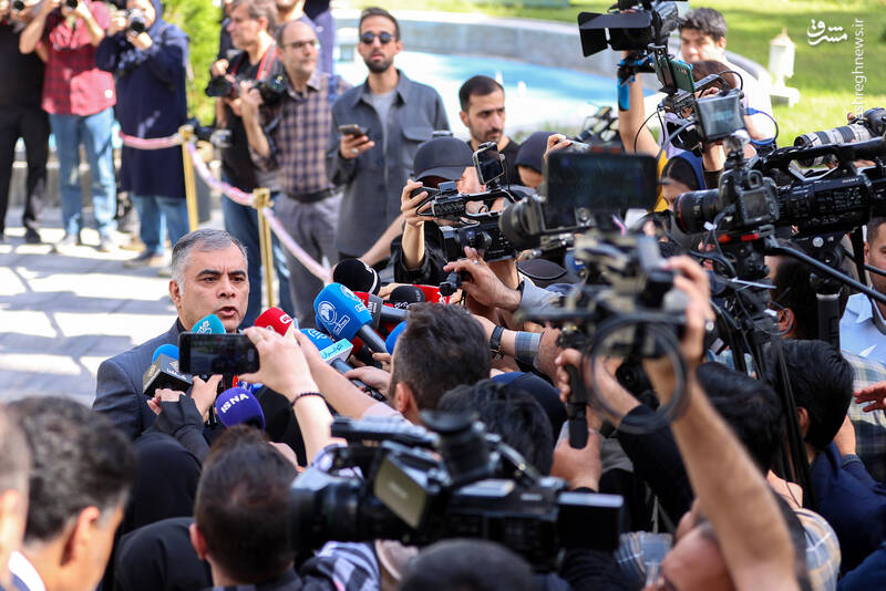 عکس/ اعضای هیئت دولت در جمع خبرنگاران