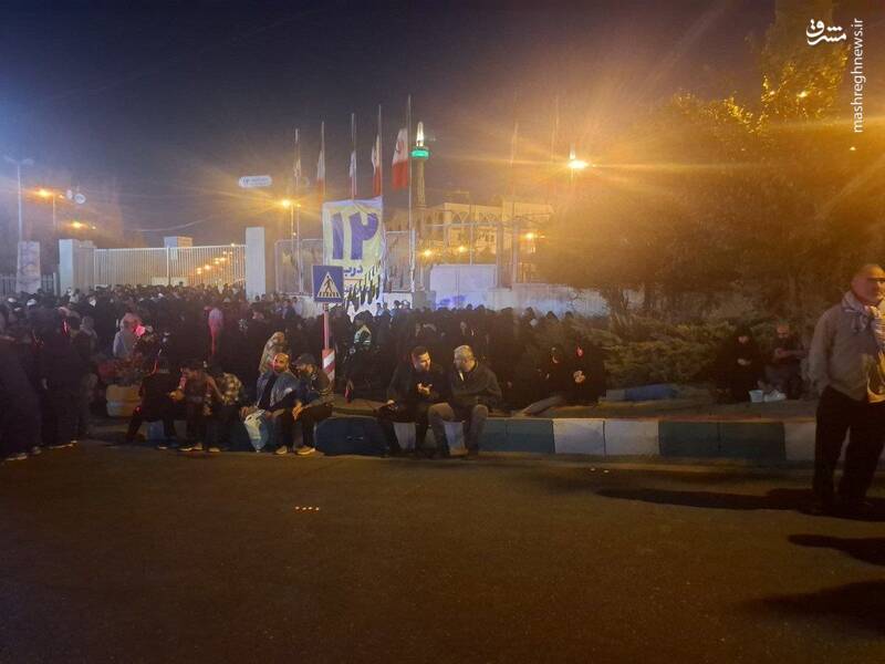 حضور رهبر انقلاب در مراسم بزرگداشت شهید نصرالله / حضور پرشور و گسترده مردم در مصلی امام خمینی (ره) + عکس و فیلم 2