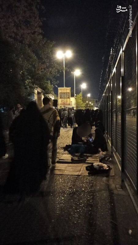 حضور رهبر انقلاب در مراسم بزرگداشت شهید نصرالله / حضور پرشور و گسترده مردم در مصلی امام خمینی (ره) + عکس و فیلم 3