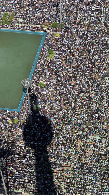 تصاویر هوایی از شکوه حضور مردم در نماز جمعه 6