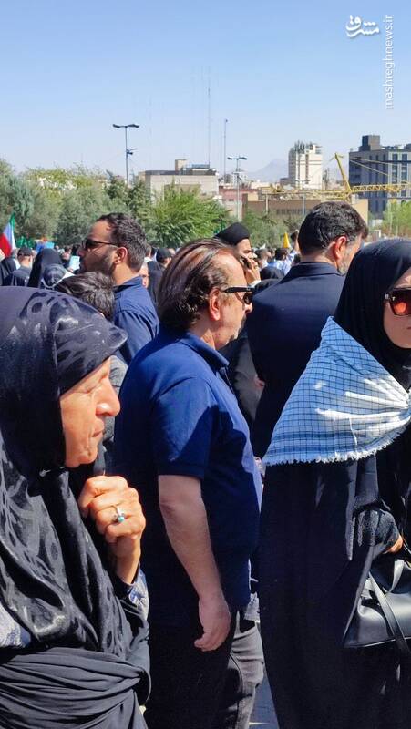 عکس / حضور آقای کارگردان در نماز جمعه تهران 2