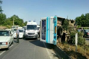 واژگونی مینی بوس در پاکدشت ۸ مجروح برجای گذاشت