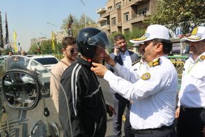 هدیه رئیس پلیس راهور پایتخت در اولین روزهای هفته فراجا + عکس