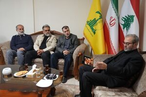 هنرمندان به دیدار نماینده حزبالله در ایران رفتند + عکس