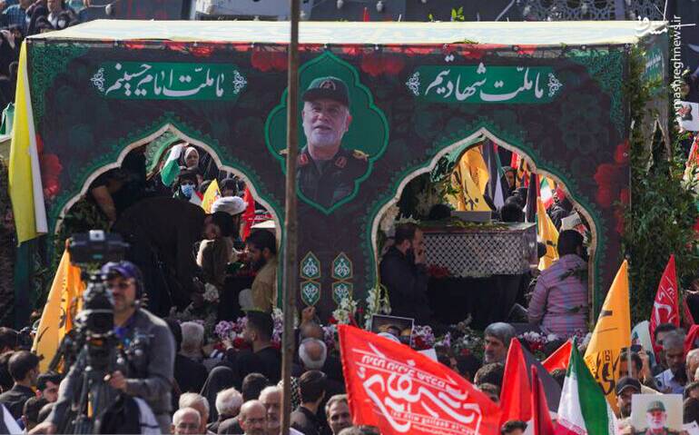 تشییع پیکر سردار نیلفروشان در تهران/ از حضور سردار قاآنی تا استقبال مردم از شهید القدس+ عکس و فیلم