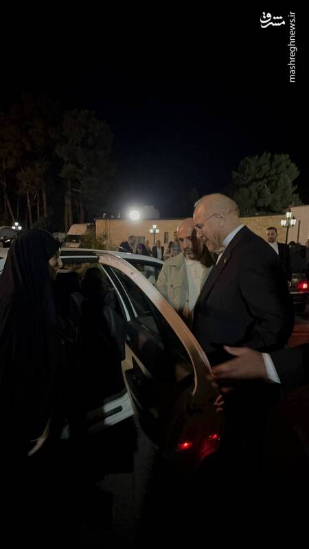 عکس/ احترام ویژه قالیباف به مادر شهیدان خالقیپور