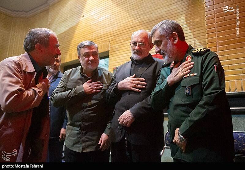 عکس/ وداعِ تهرانیها با شهید عباس نیلفروشان