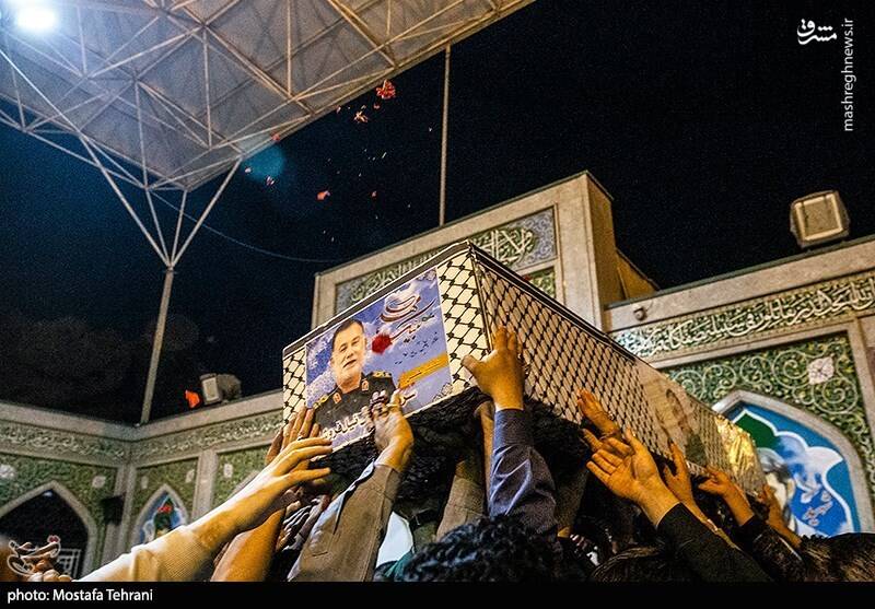 عکس/ وداعِ تهرانیها با شهید عباس نیلفروشان