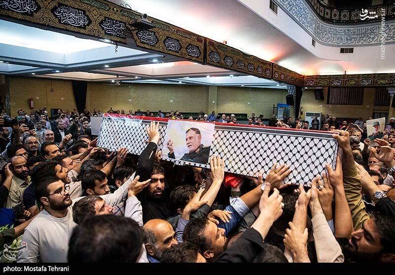 عکس/ وداعِ تهرانیها با شهید عباس نیلفروشان