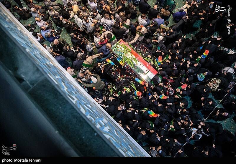 عکس/ وداعِ تهرانیها با شهید عباس نیلفروشان