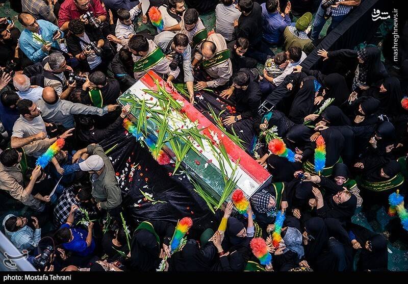 عکس/ وداعِ تهرانیها با شهید عباس نیلفروشان