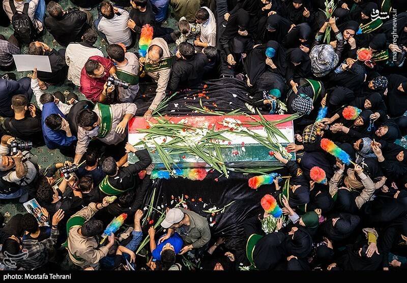 عکس/ وداعِ تهرانیها با شهید عباس نیلفروشان