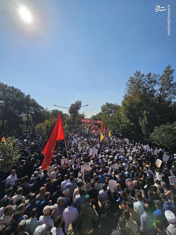 عکس/ مراسم تشییع شهید نیلفروشان در اصفهان