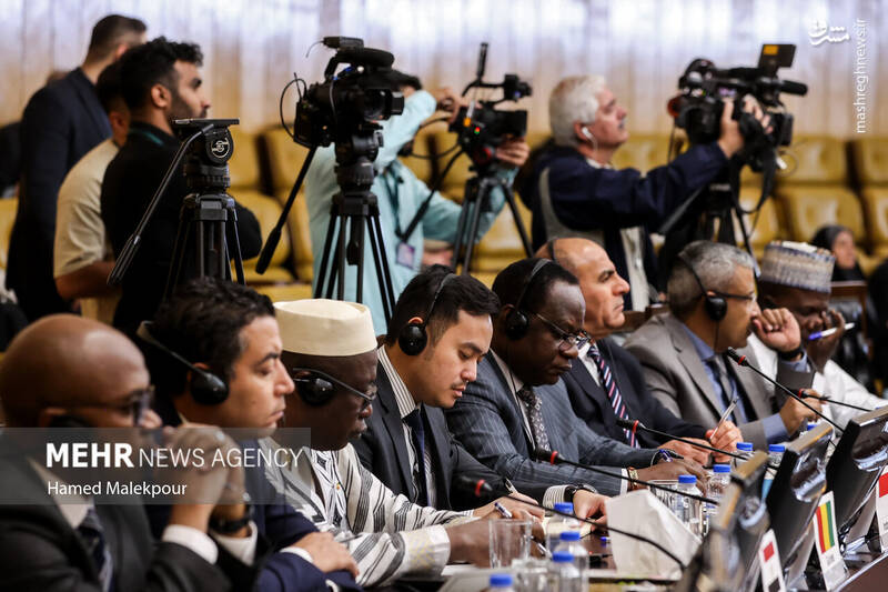 عکس/ نشست مجلس با سفرای کشورهای اسلامی درباره تحولات منطقه