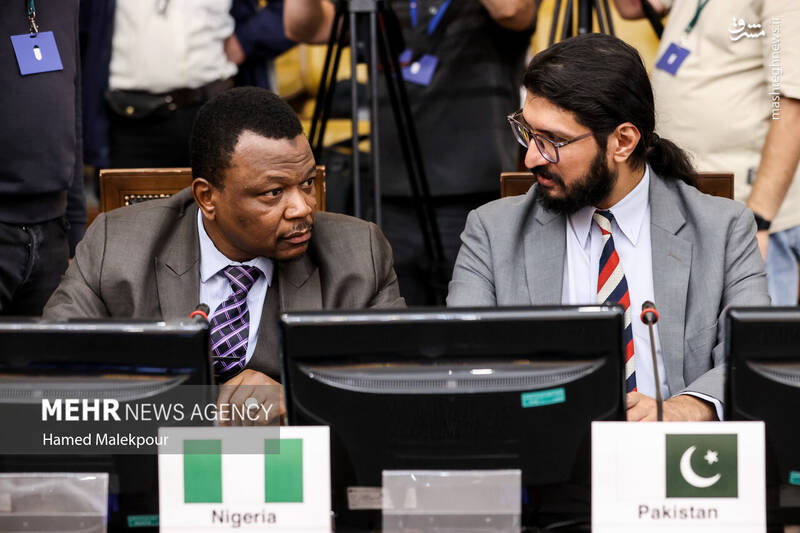 عکس/ نشست مجلس با سفرای کشورهای اسلامی درباره تحولات منطقه