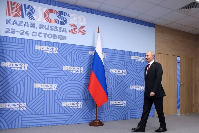 قاب هایی از دیدار مسعود پزشکیان با ولادیمیر پوتین