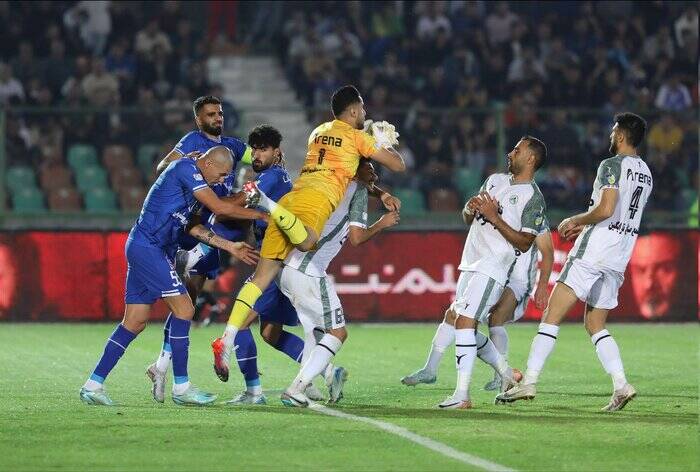 در تیم محلات بازی نمیکنید/ هوادار برای یک باخت سکته میکند