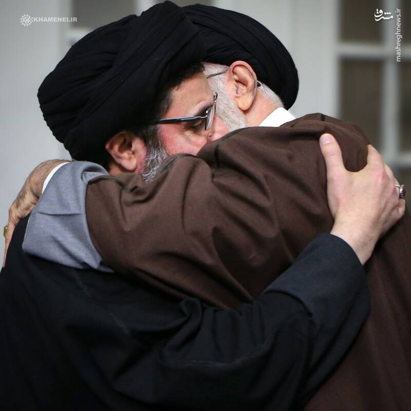 تصاویر تازه منتشر شده از دیدار شهید صفی الدین با رهبر انقلاب