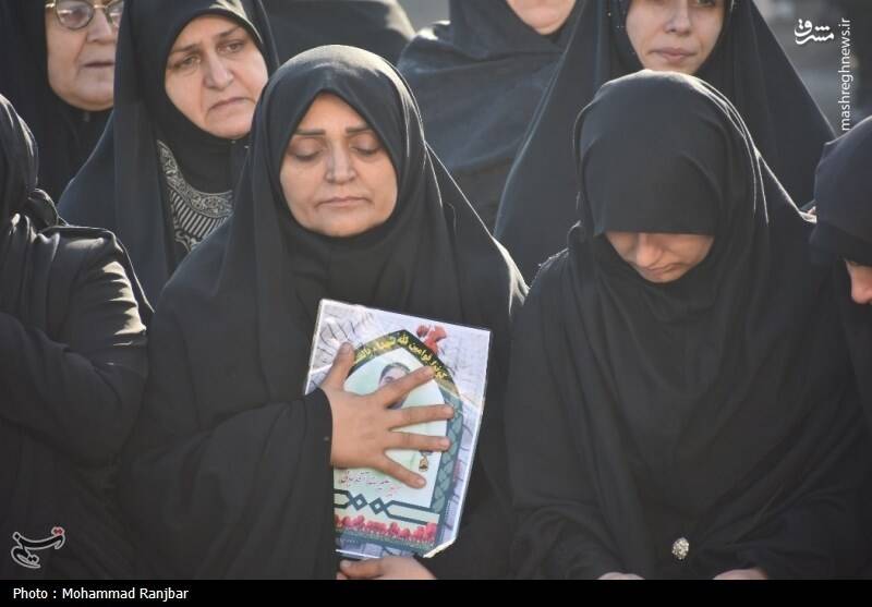 عکس/ وداع مردم گیلان با ۲ شهید امنیت