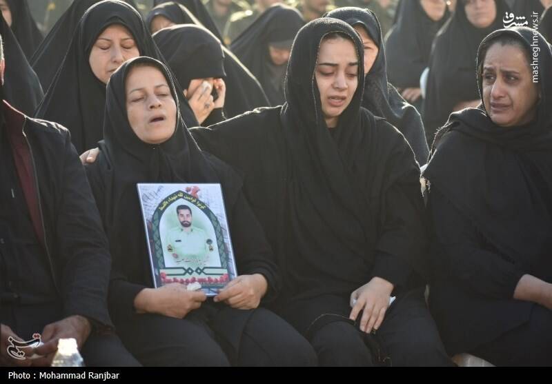 عکس/ وداع مردم گیلان با ۲ شهید امنیت