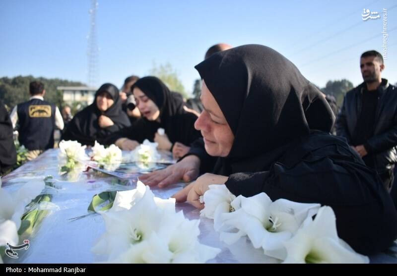 عکس/ وداع مردم گیلان با ۲ شهید امنیت