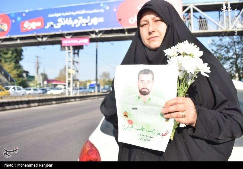 عکس/ وداع مردم گیلان با ۲ شهید امنیت