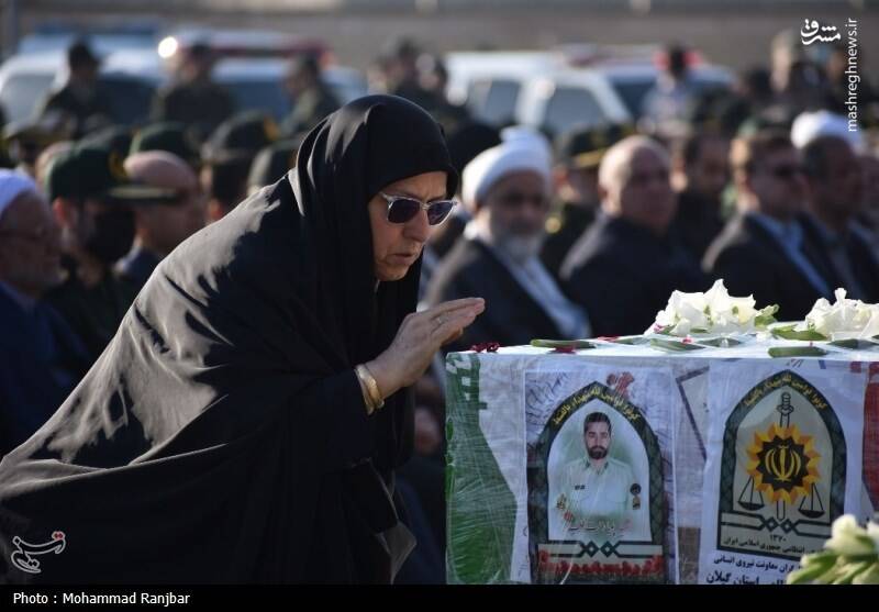 عکس/ وداع مردم گیلان با ۲ شهید امنیت