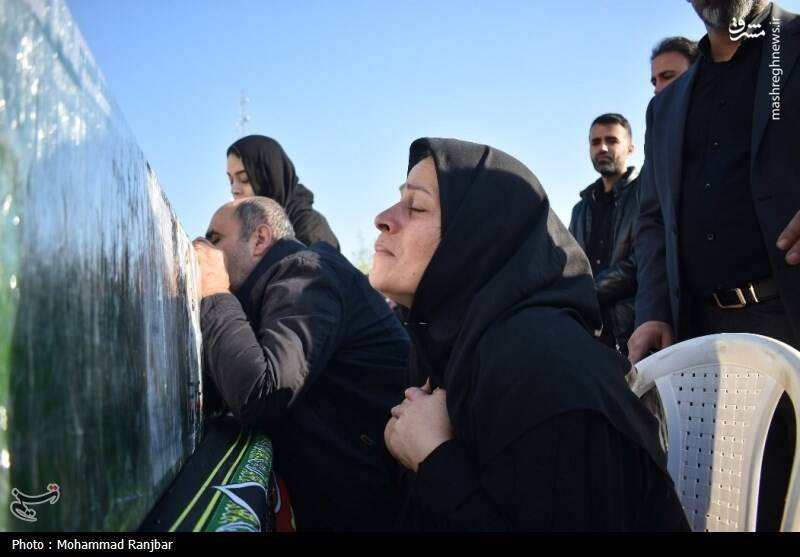 عکس/ وداع مردم گیلان با ۲ شهید امنیت