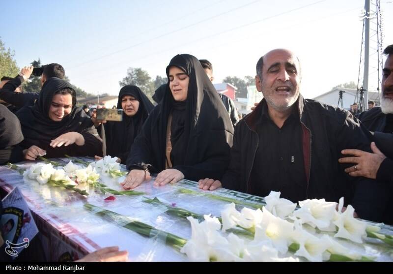 عکس/ وداع مردم گیلان با ۲ شهید امنیت