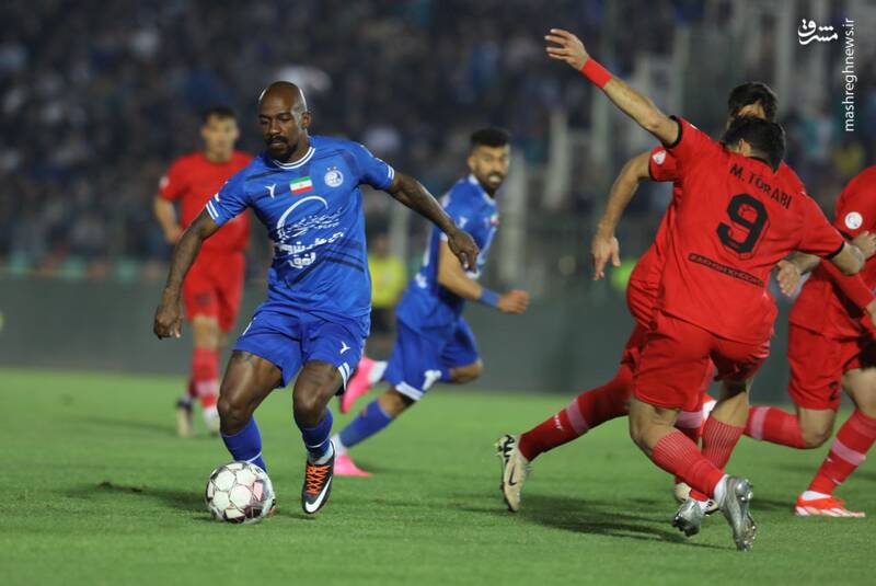 قول میدهم استقلال بین ۴ تیم نهایی صدرجدول باشد/ هرچه میکشیم از نکونام است/دو بازیکن استقلال را بهم ریختند