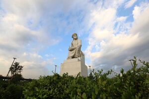 مراسم رونمایی از تندیس مولوی در میدان محمدیه