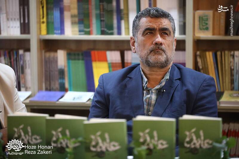 وقت نوشتن کتاب، عطر شهید را حس میکردم!