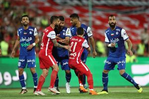 قالیباف ۳۰ ماهه برج میلاد ساخت آقایان در بازسازی آزادی مانده‌اند!/ بازی در قلعه‌حسن‌خان مایه سرشکستگی است/ تیم ملی جای تغییر نسل نیست