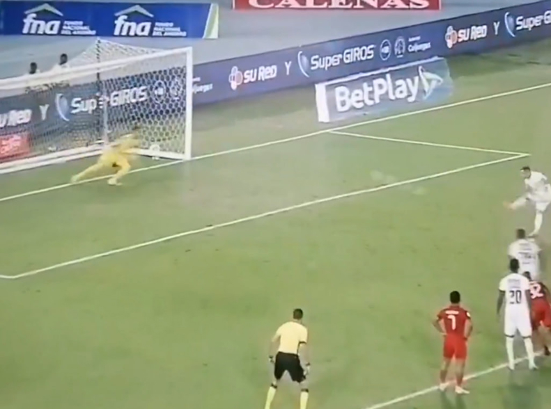 جنجال بزرگ در کلمبیا: پنالتیزن به دروازهبان آمار داد! +عکس