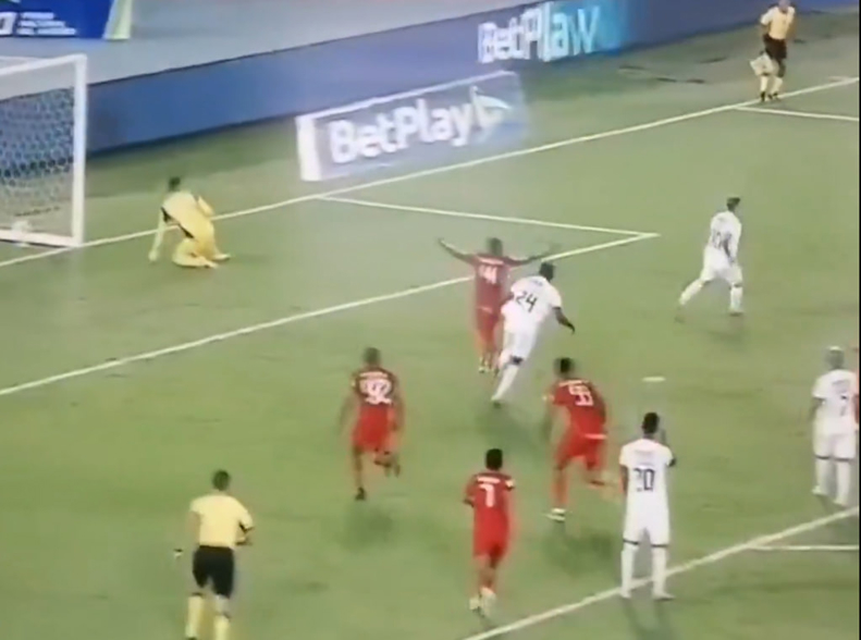 جنجال بزرگ در کلمبیا: پنالتیزن به دروازهبان آمار داد! +عکس