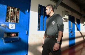 اسرائیل در عوفر چه بلایی بر سر اسرای غزه میآورد؟ اسرائیل در عوفر چه بلایی بر سر اسرای غزه میآورد؟