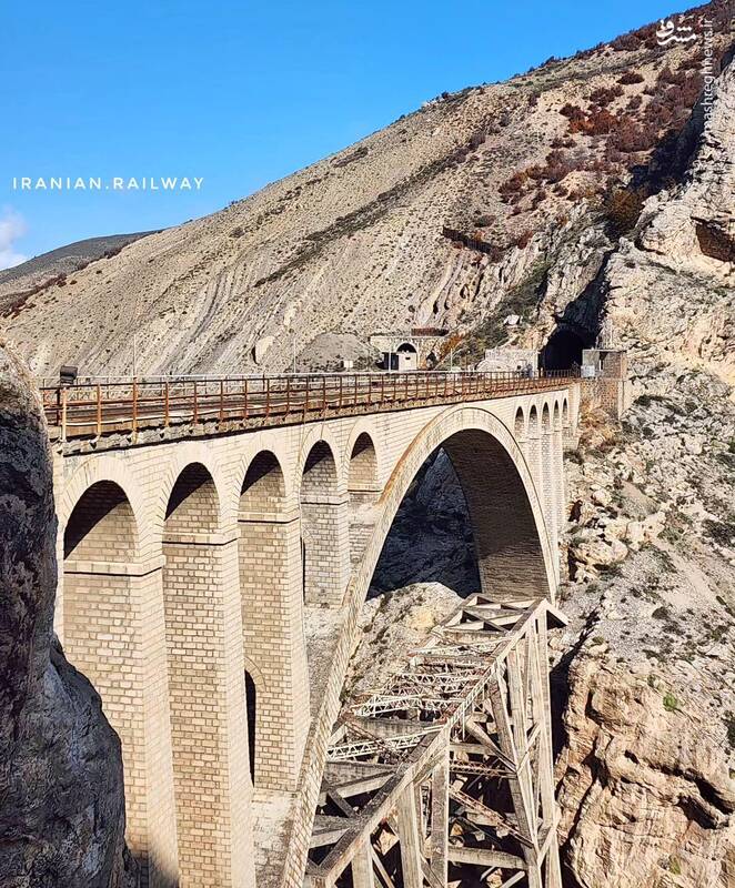 دو تصویر با فاصله حدود  ۹۰ سال از  پل ورسک