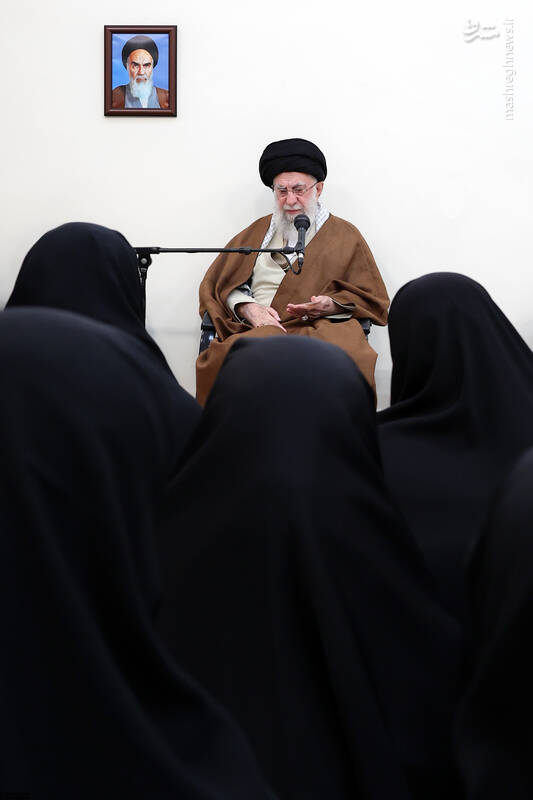 عکس/ دیدار اعضای "جامعة الزهراء" با رهبر انقلاب
