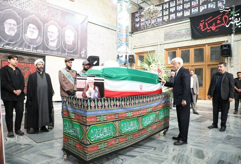 حضور عارف در مراسم وداع با پیکر حجتالاسلام شوشتری+ عکس