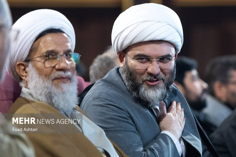 مراسم تکریم رزمندگان حزبالله لبنان و رونمایی از کتاب عایده