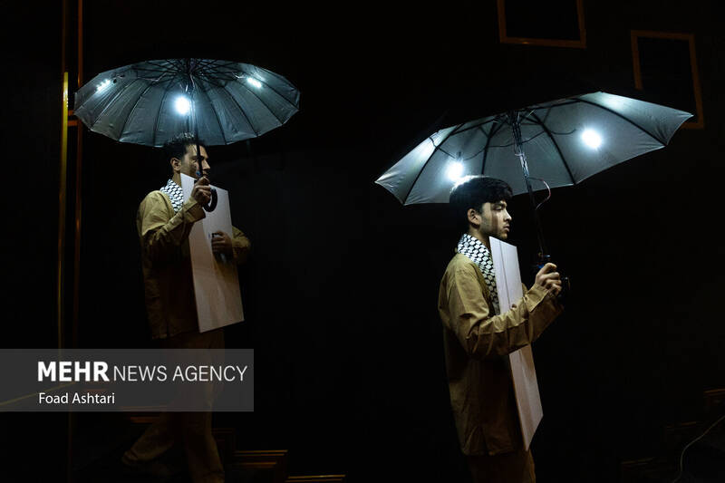 مراسم تکریم رزمندگان حزبالله لبنان و رونمایی از کتاب عایده