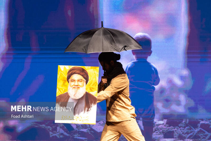 مراسم تکریم رزمندگان حزبالله لبنان و رونمایی از کتاب عایده