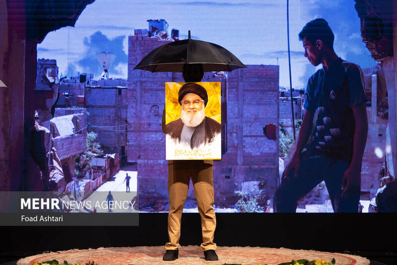 مراسم تکریم رزمندگان حزبالله لبنان و رونمایی از کتاب عایده