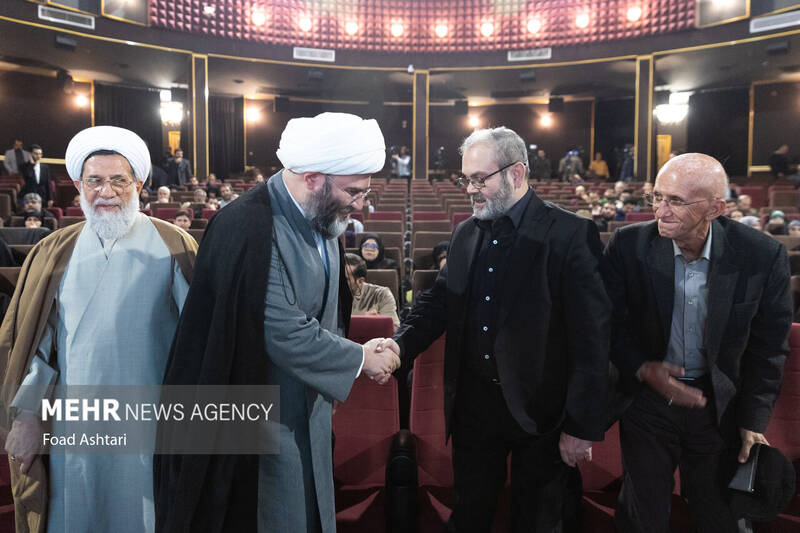 مراسم تکریم رزمندگان حزبالله لبنان و رونمایی از کتاب عایده