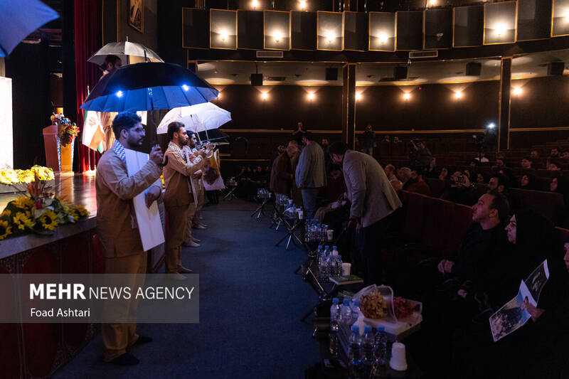 مراسم تکریم رزمندگان حزبالله لبنان و رونمایی از کتاب عایده