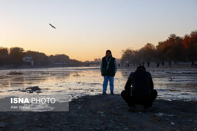 عکس/ بازگشایی موقت زاینده رود در اصفهان