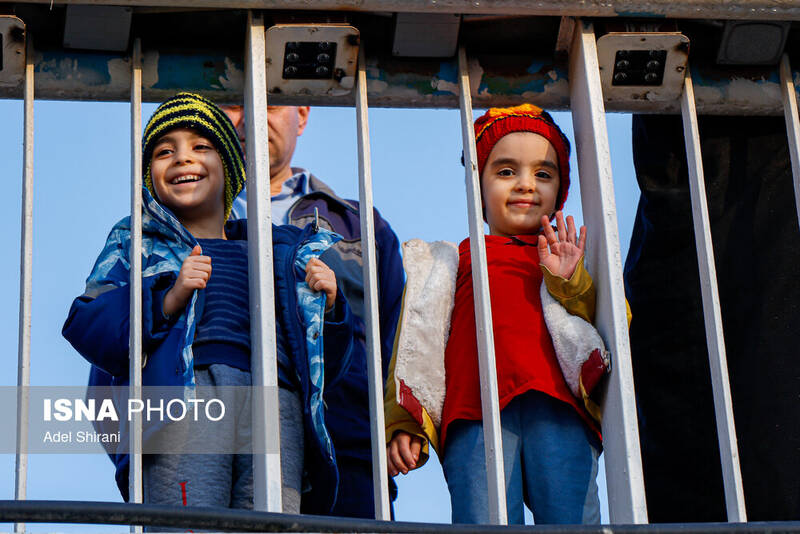 عکس/ بازگشایی موقت زاینده رود در اصفهان