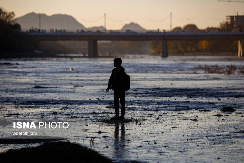 عکس/ بازگشایی موقت زاینده رود در اصفهان